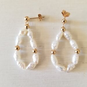14K Gold Pearl Dangling Earrings